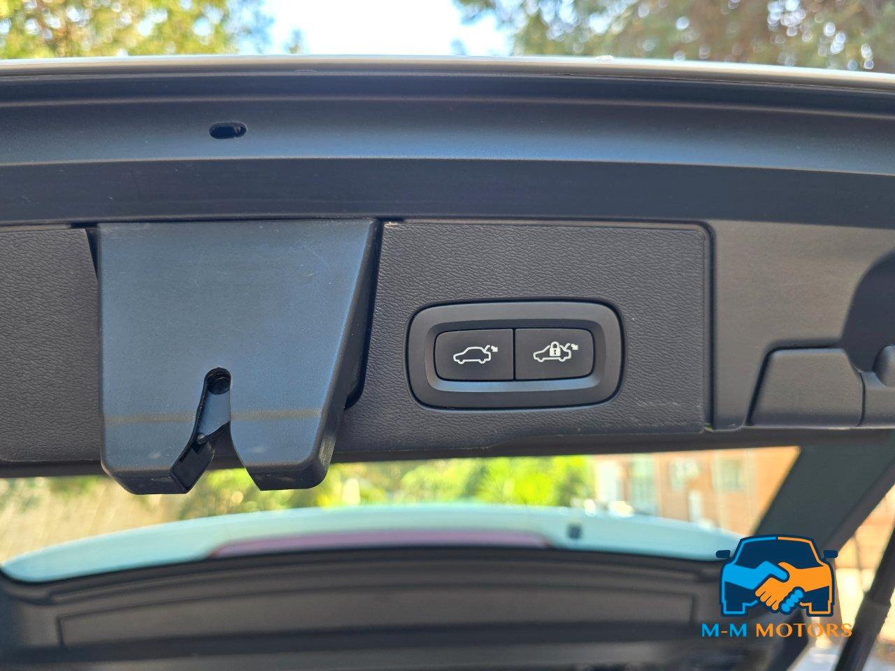 VOLVO XC60 N1 2.0 B4 d Plus Bright awd auto