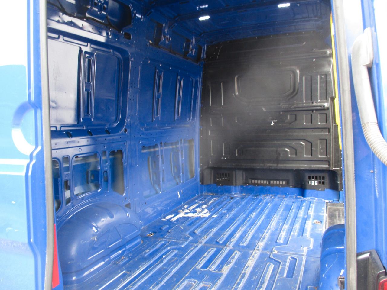 Volkswagen CRAFTER 20 TDI 140 CV PASSO MEDIO TETTO ALTO