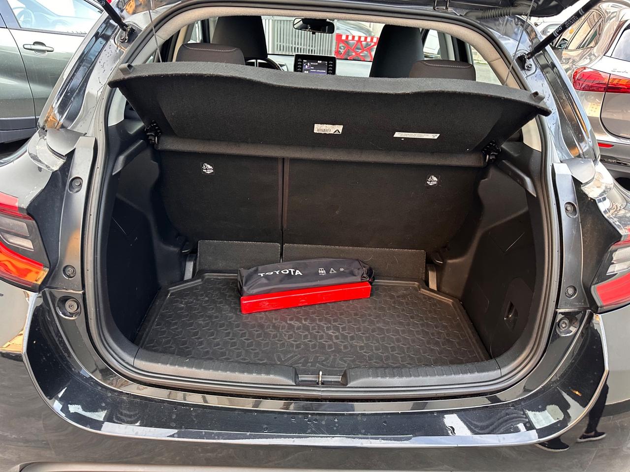 Toyota Yaris 1.5 Hybrid 5 porte Lounge
