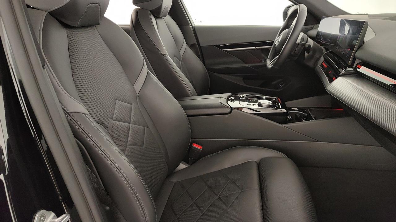 BMW Serie 5 G60 Berlina - 520d 48V xdrive MSport Pro auto