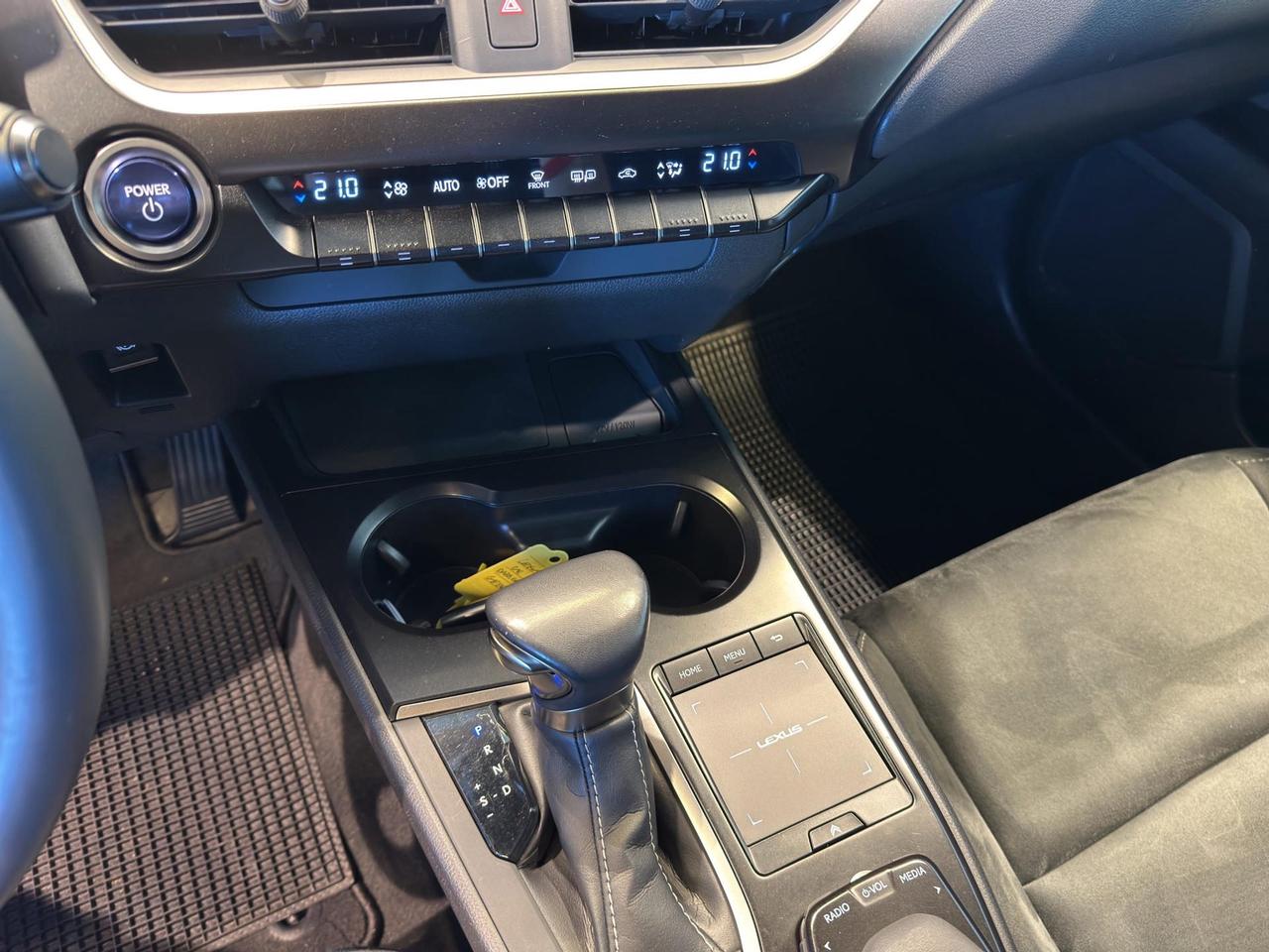 Lexus UX 250h 2.0 Business 2wd cvt my20