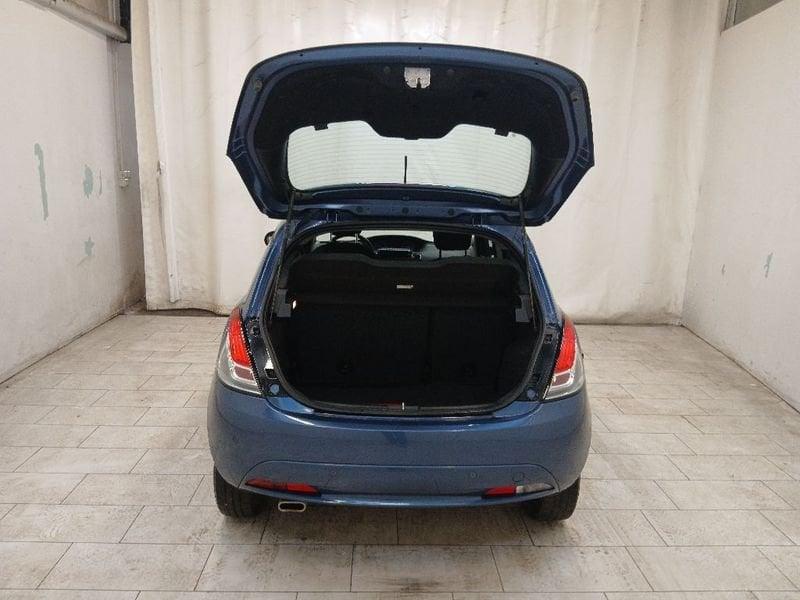 Lancia Ypsilon 1.0 firefly hybrid Gold s&s 70cv