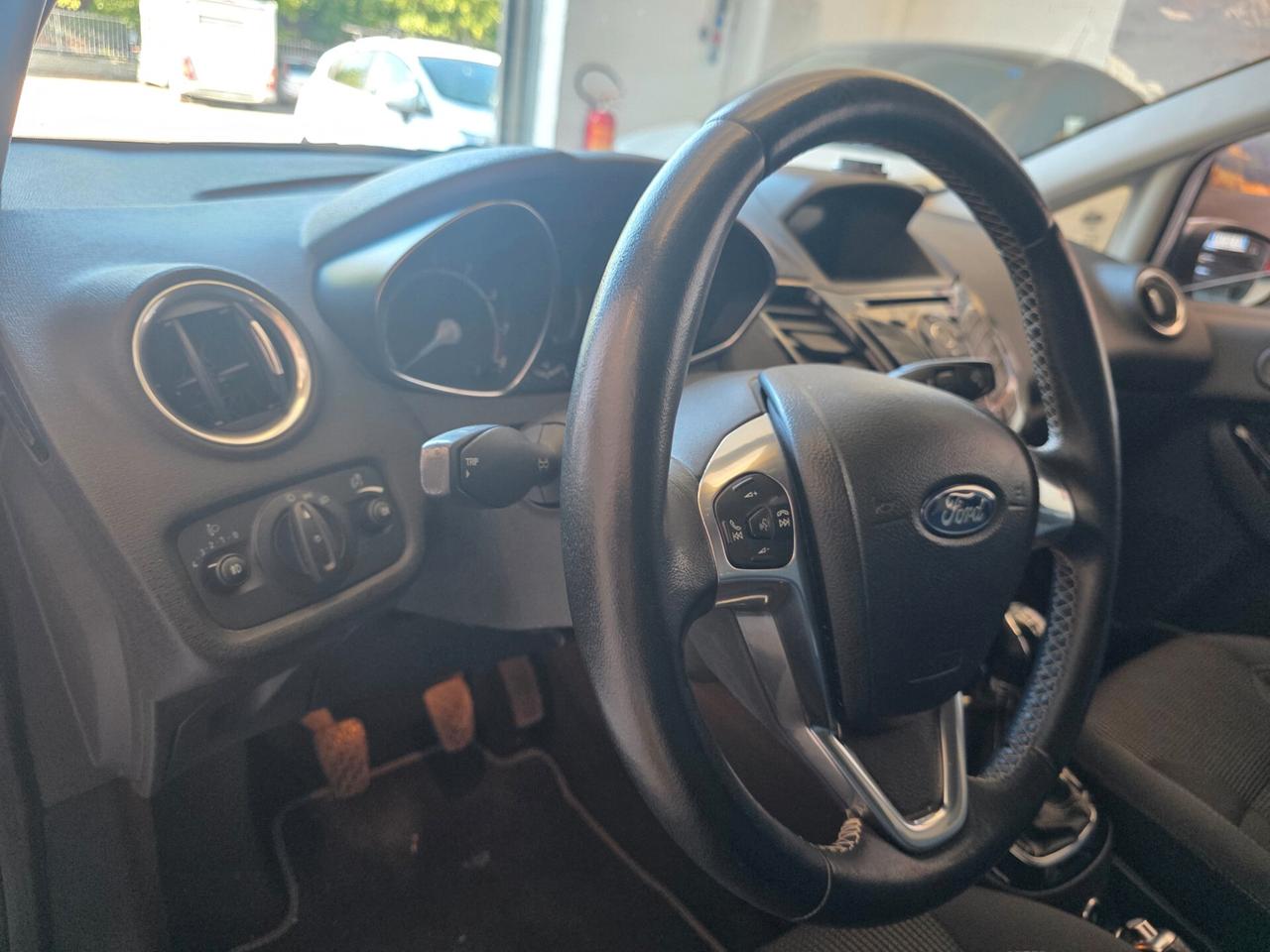 Ford Fiesta Titanium 1.4cc benzina GPL