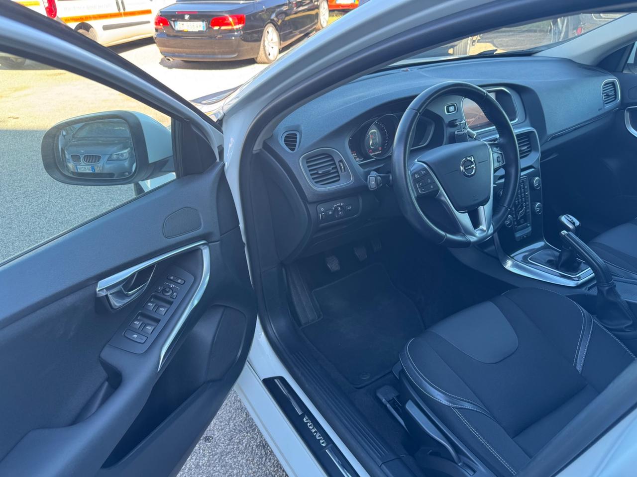Volvo V40 D2 2.0 120CV Inscription NEOPATENTATI