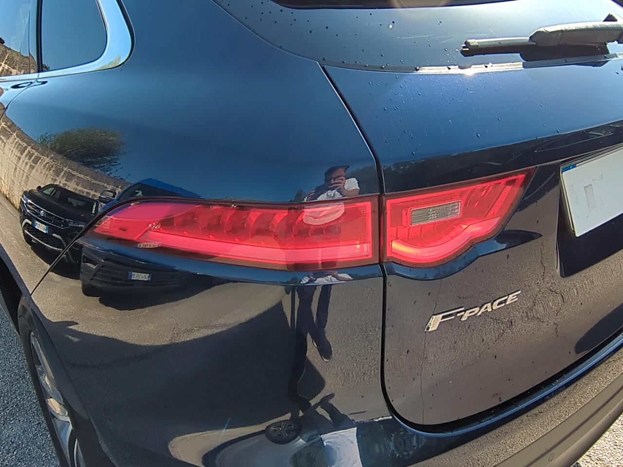 Jaguar F-Pace 2.0 D 180 CV AWD aut. R-Sport