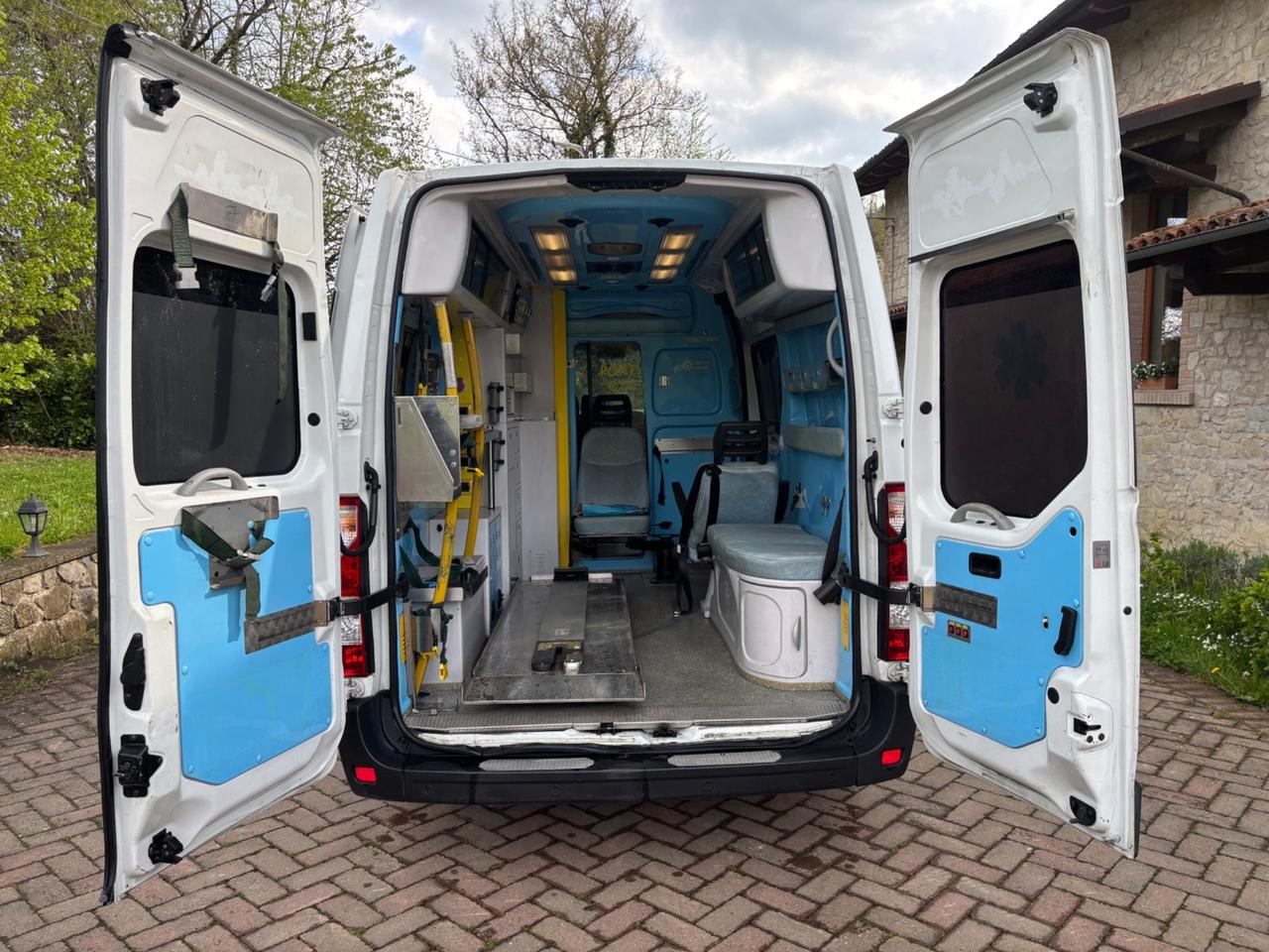 Renault Master T35 2.3 dCi/125