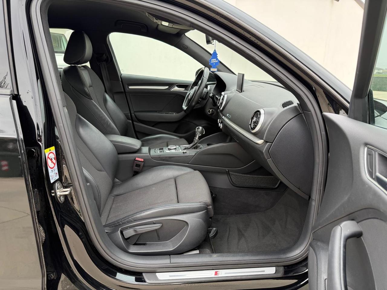 Audi A3 SPB 1.6 TDI S-Line interno esterno