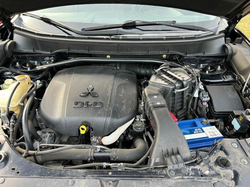 Mitsubishi Outlander Outlander 2.2 DI-D TC-SST Instyle DPF 7p