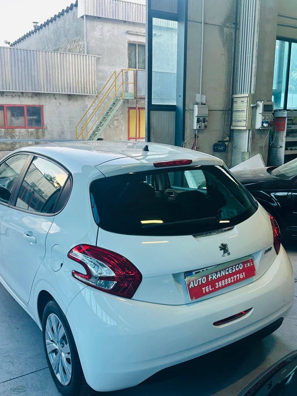 Peugeot 208 1.2 VTi 82 CV 5 porte Active benzina e gpl