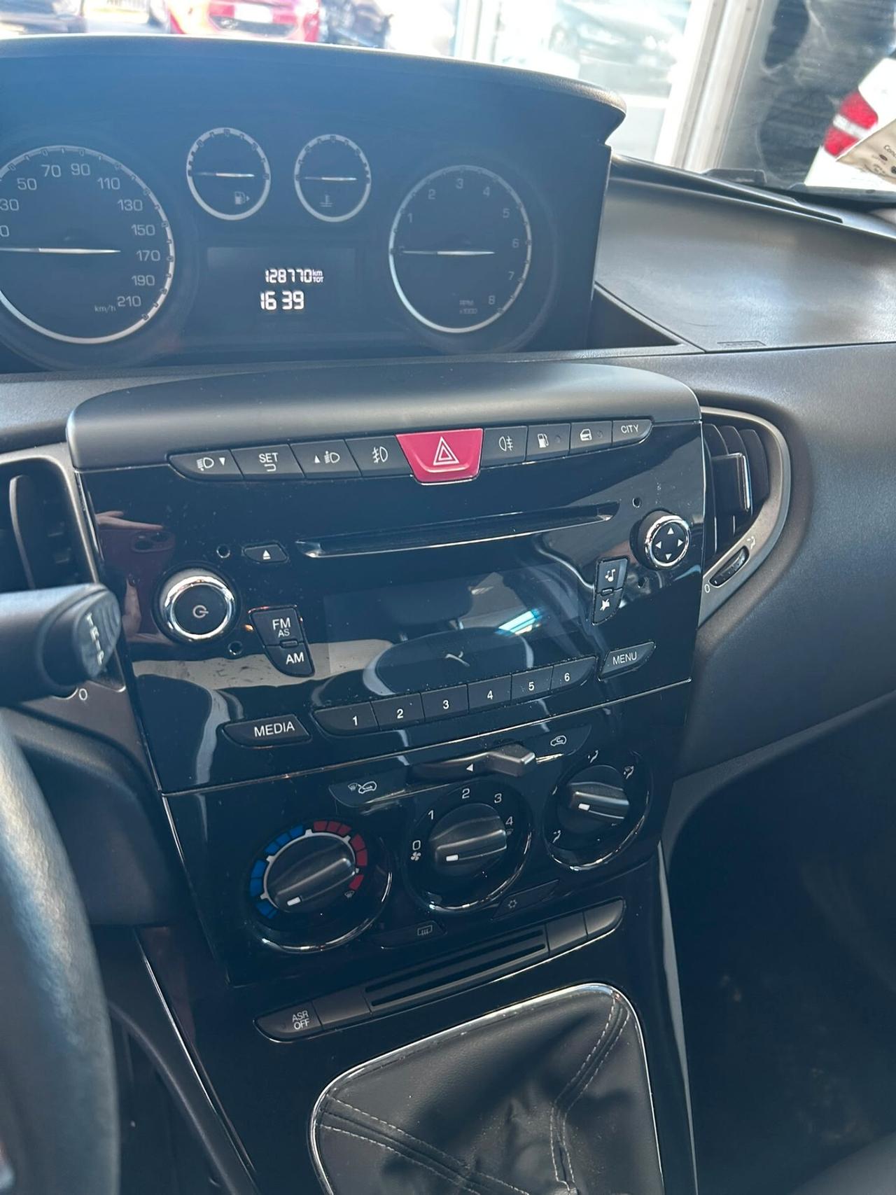 Lancia Ypsilon 0.9 TwinAir Metano 2015