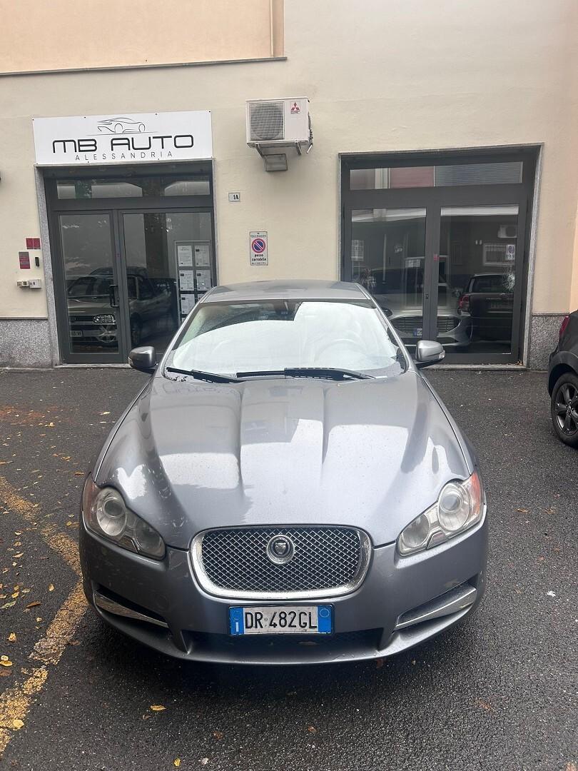 Jaguar XF Luxury impeccabile