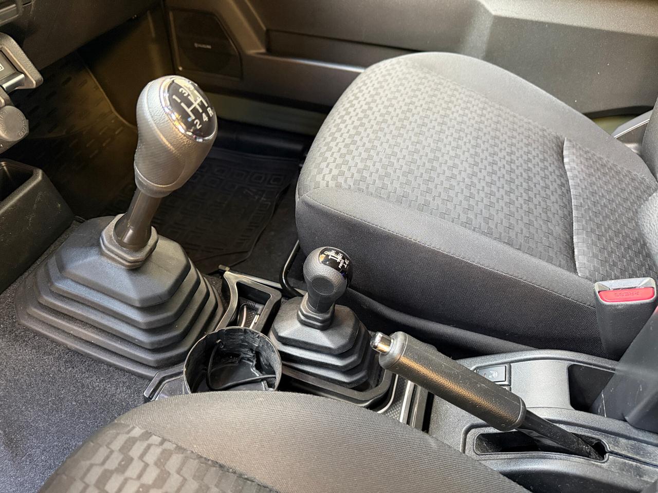 Suzuki Jimny 1.5 5MT PRO Autocarro