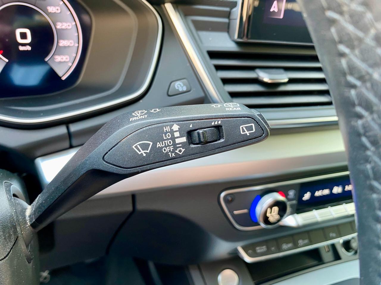 Audi Q5 40 2.0 tdi mhev 12V quattro s-tronic 204cv FARI MATRIX