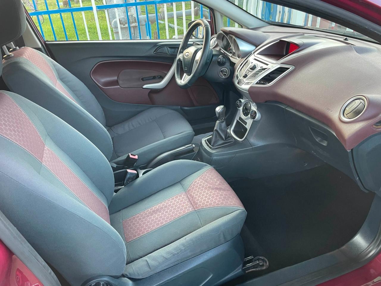 Ford Fiesta 1.4 TDCi 68CV 3 porte Titanium