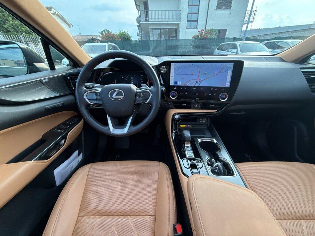 Lexus NX 2.5 Hybrid Luxury 4WD e-CVT