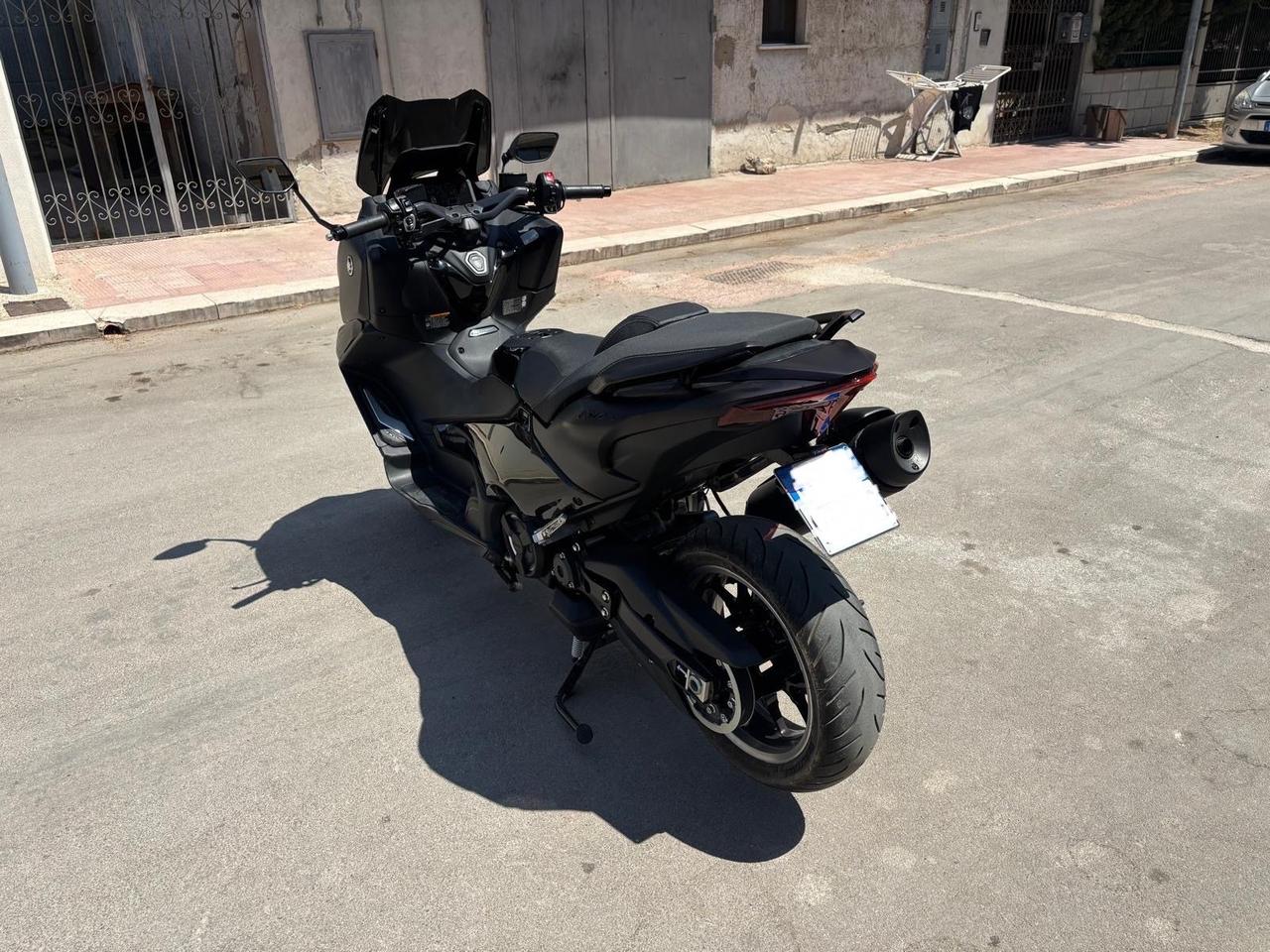 Yamaha T Max 560 TECH MAX DARK MAGMA