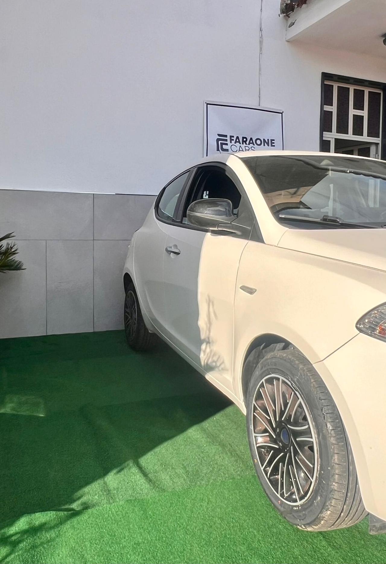 Lancia Ypsilon 1.2 69 CV 5 porte Gold