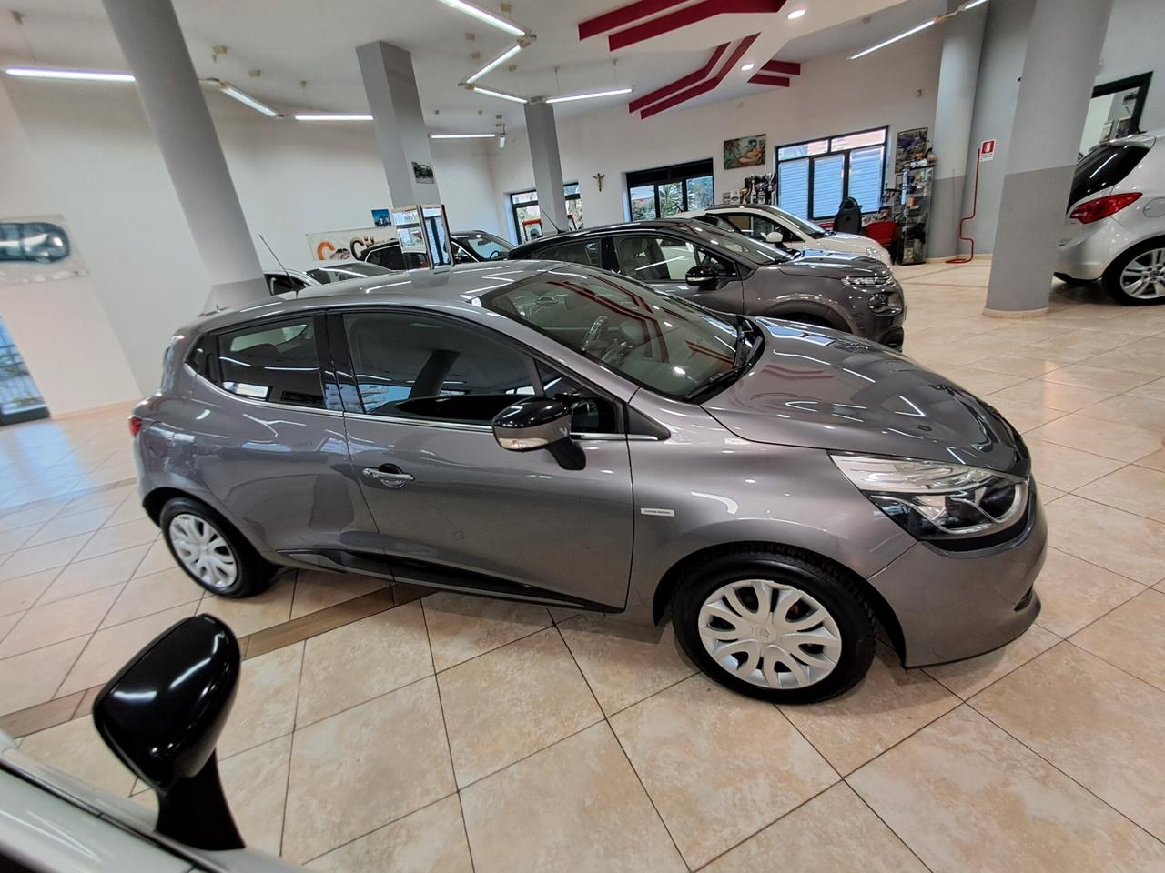 Renault Clio 1.2 75CV 5 porte Costume National