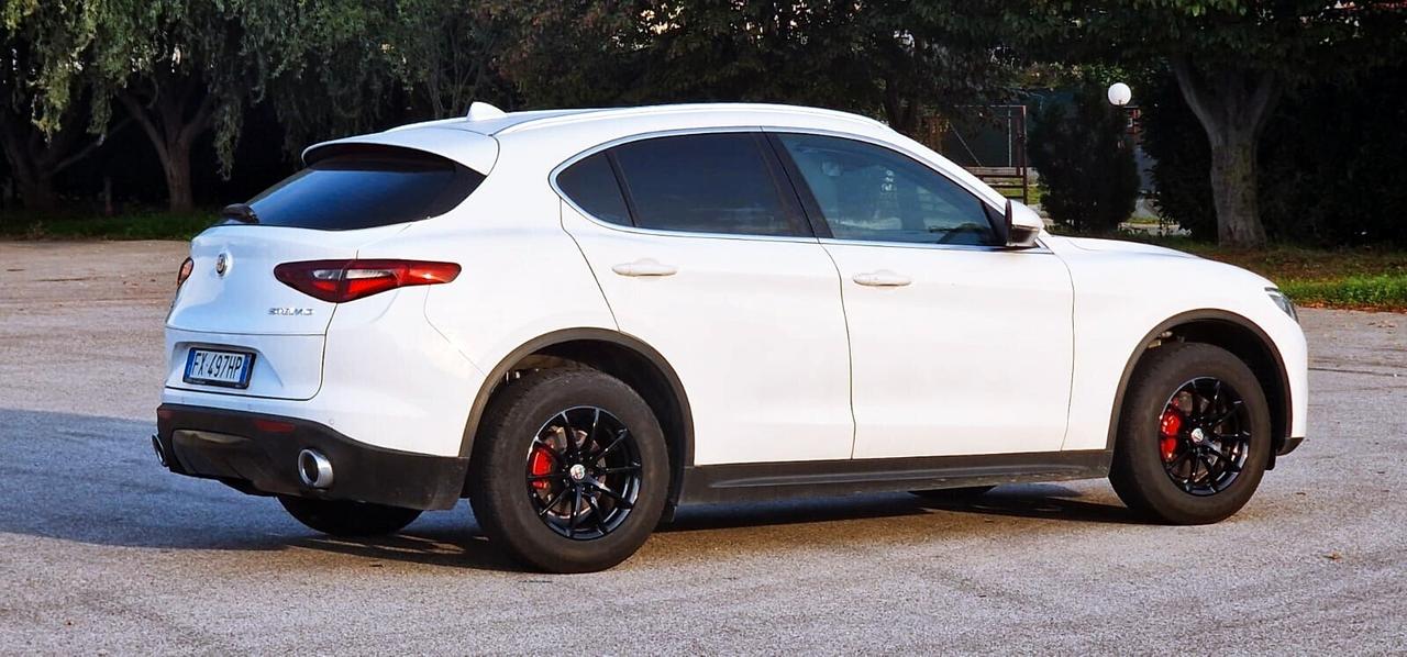 Alfa Romeo Stelvio 2.2 Turbodiesel 190 CV AT8 Q4 B-Tech