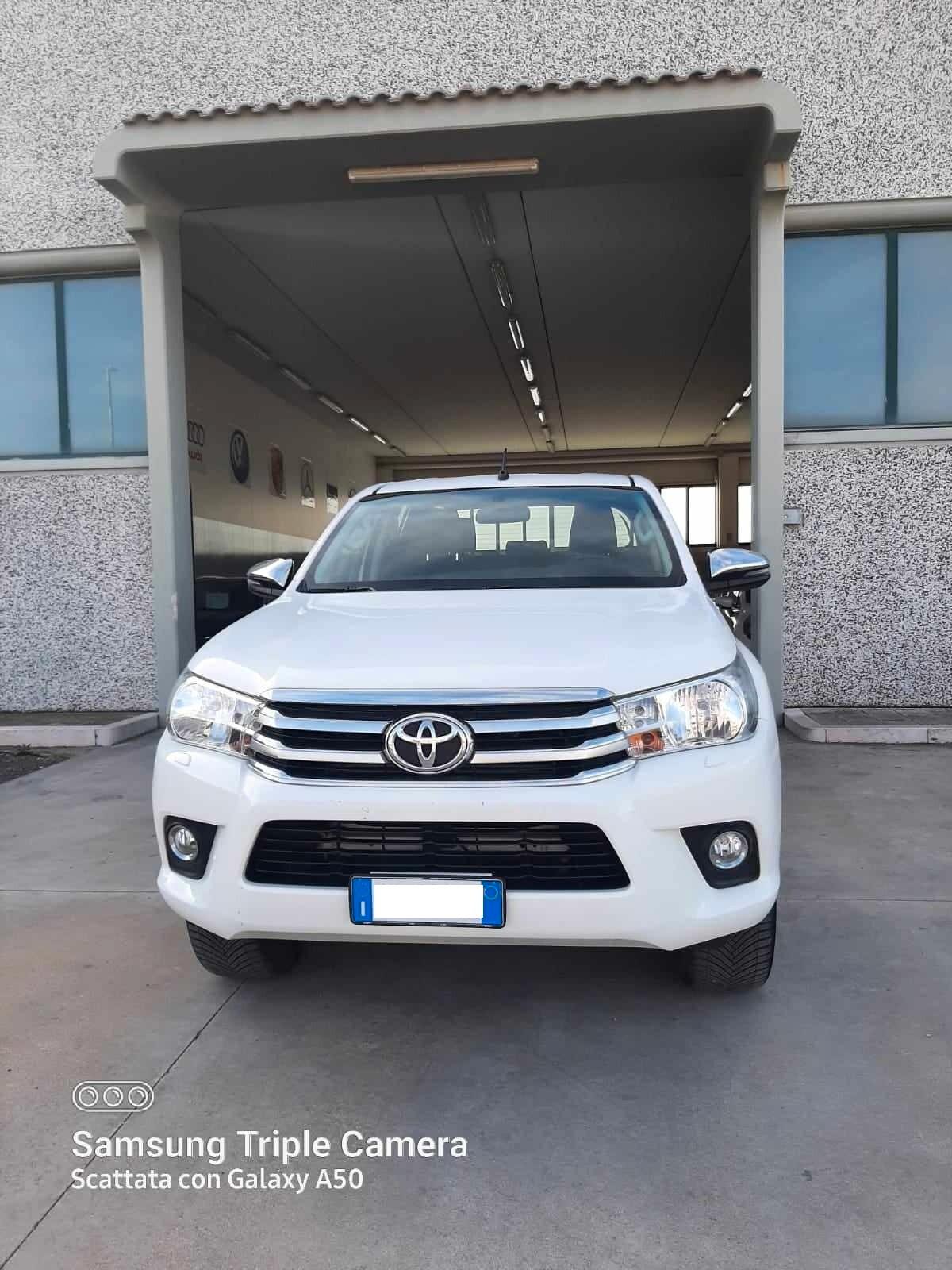 Toyota Hilux 2.4 D-4D 4WD 2 porte Chassis & Cab Comfort