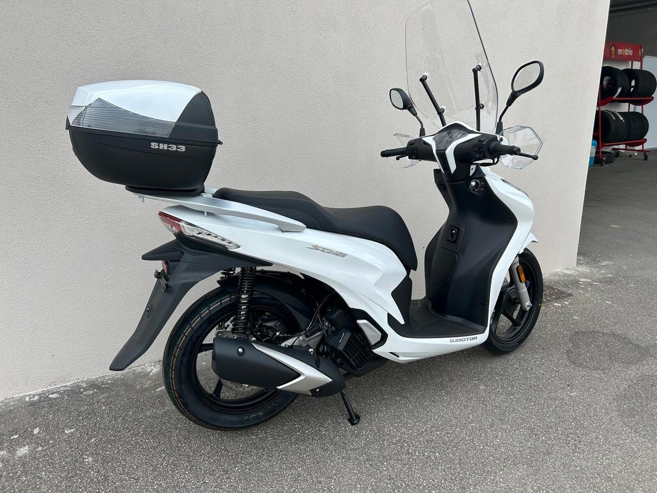 QJ scooter 125. SQ 16 BIANCO