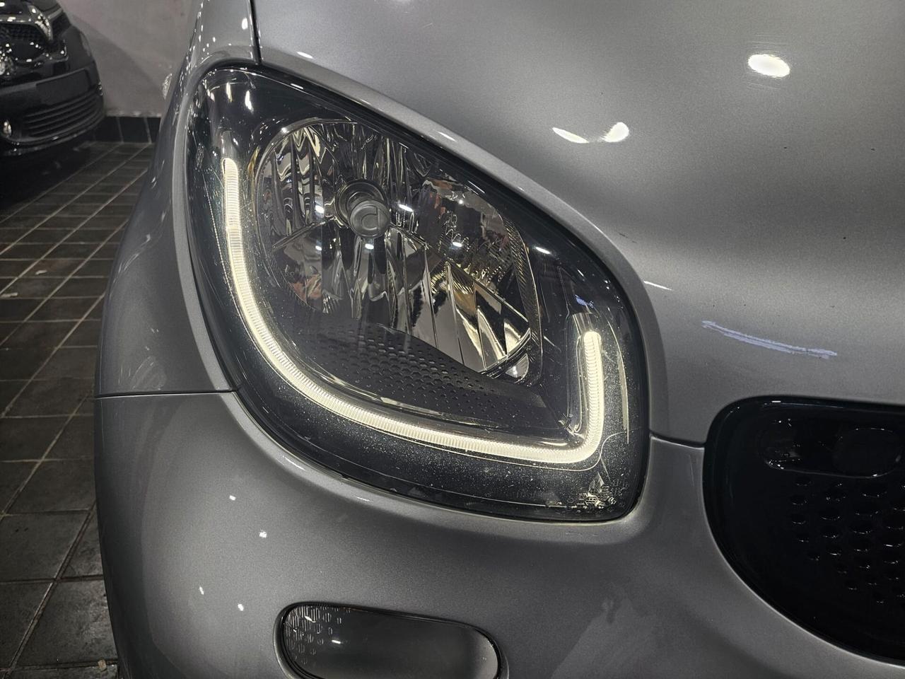NUOVA SMART FORFOUR BRABUS STYLE EXCLUSIVE EDITION 0.9 BENZ 90CV TWINAMIC
