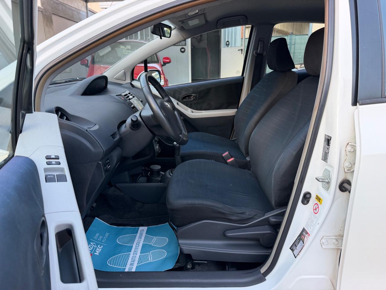 Toyota Yaris 1.0 VVT-i Sol - GARANZIA