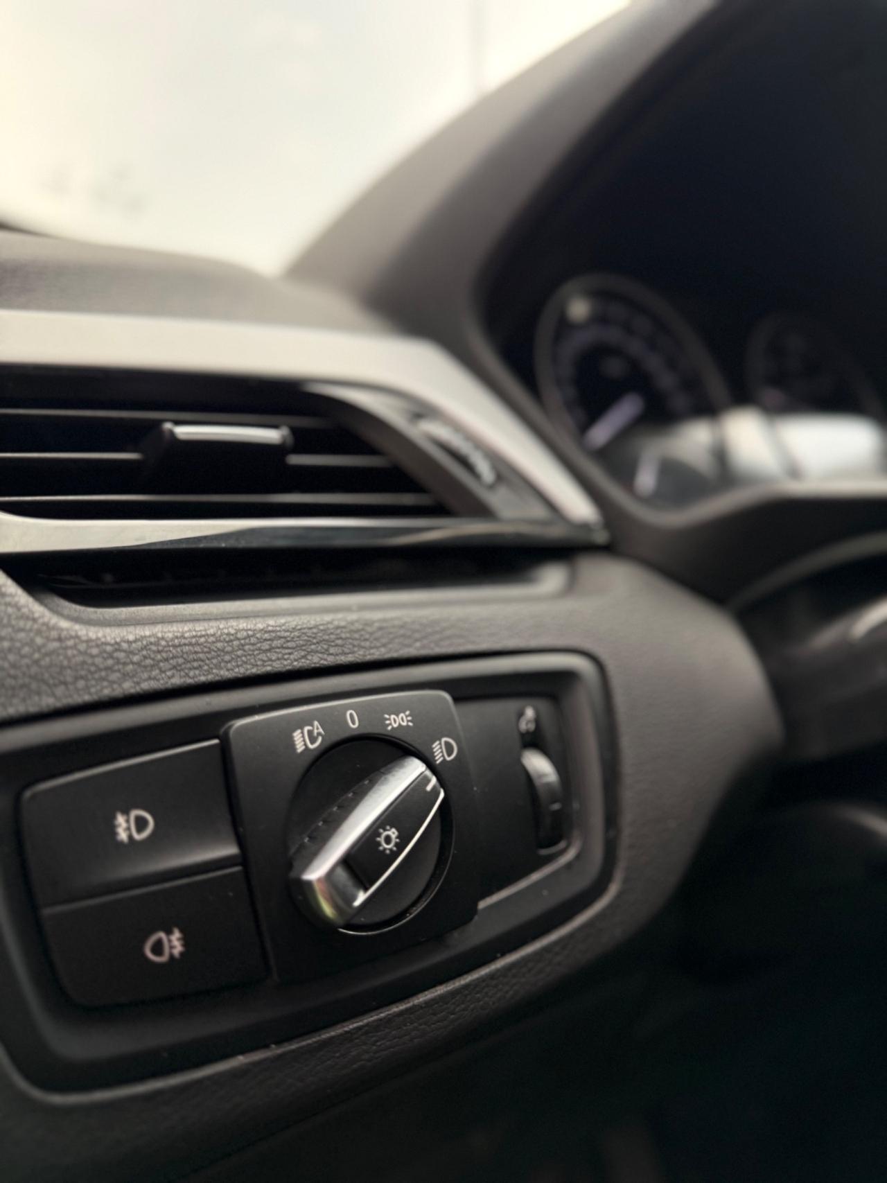 Bmw X1 sDrive18d xLine TOTAL BLACK