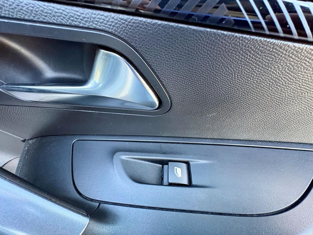 Peugeot 2008 1.5 Blue HDI 100 Allure #10328