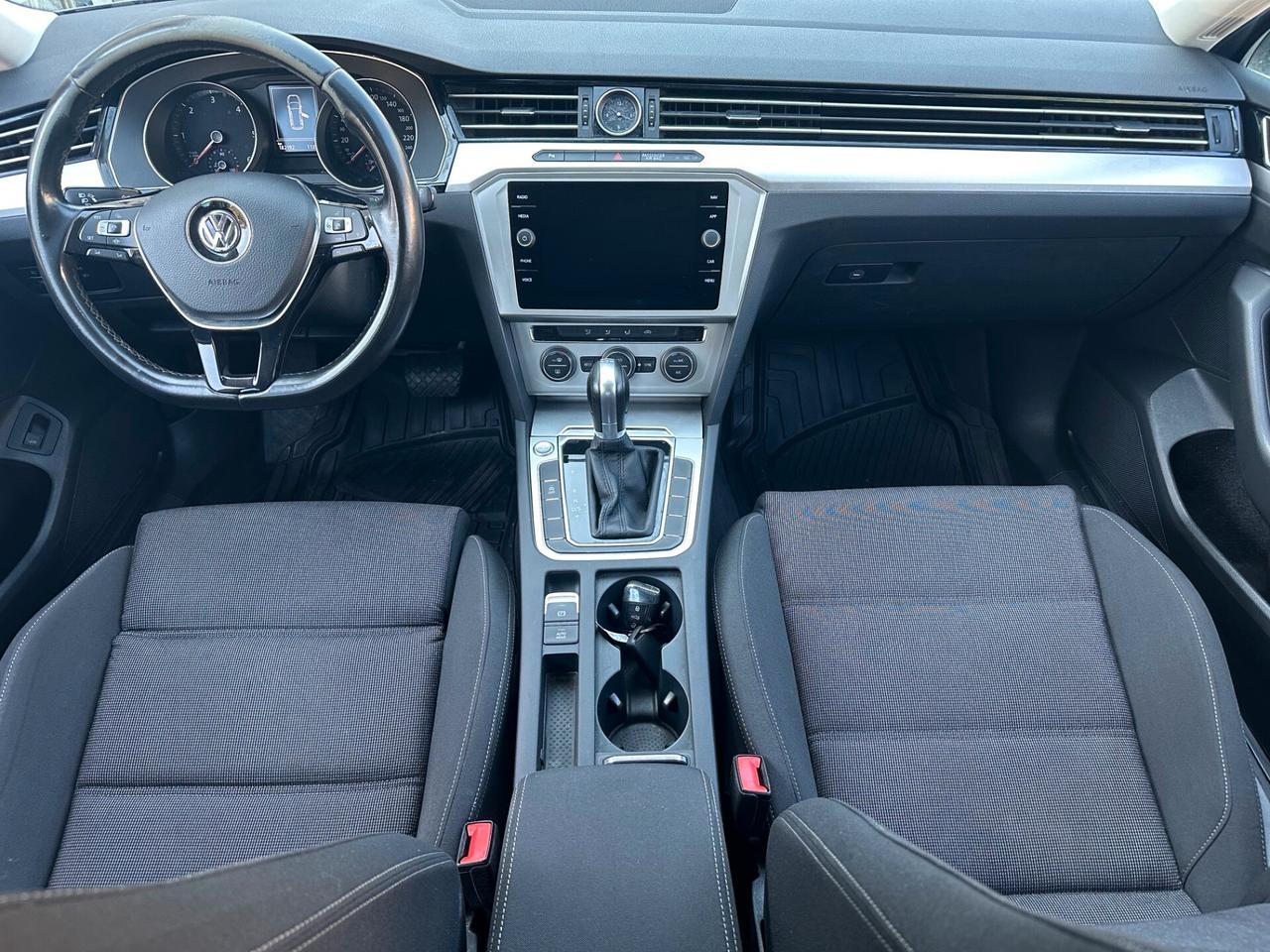 Volkswagen Passat Variant 1.6 TDI SCR DSG Business BMT