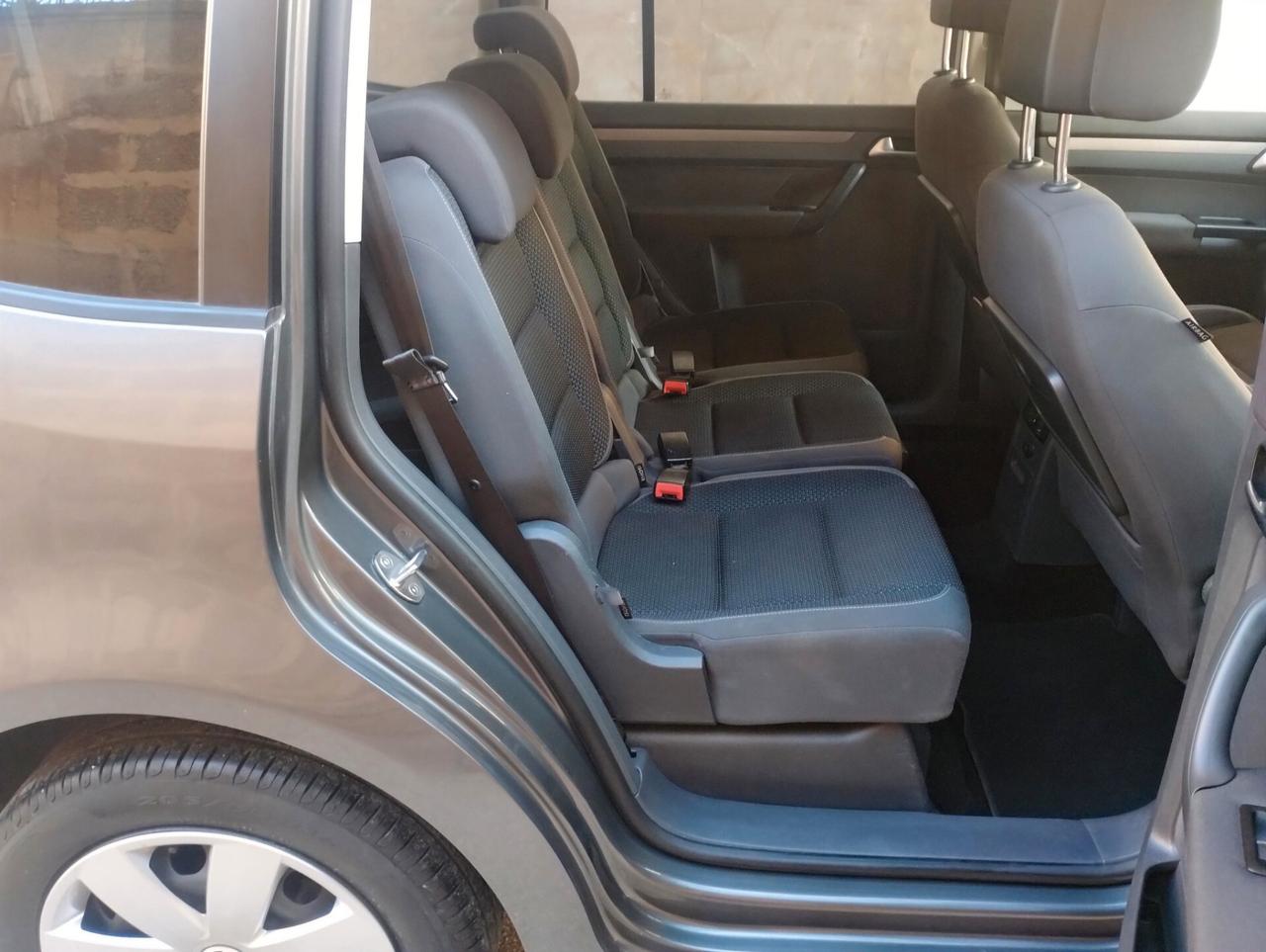 Volkswagen Touran Business 1.6 TDI DSG Comfortline