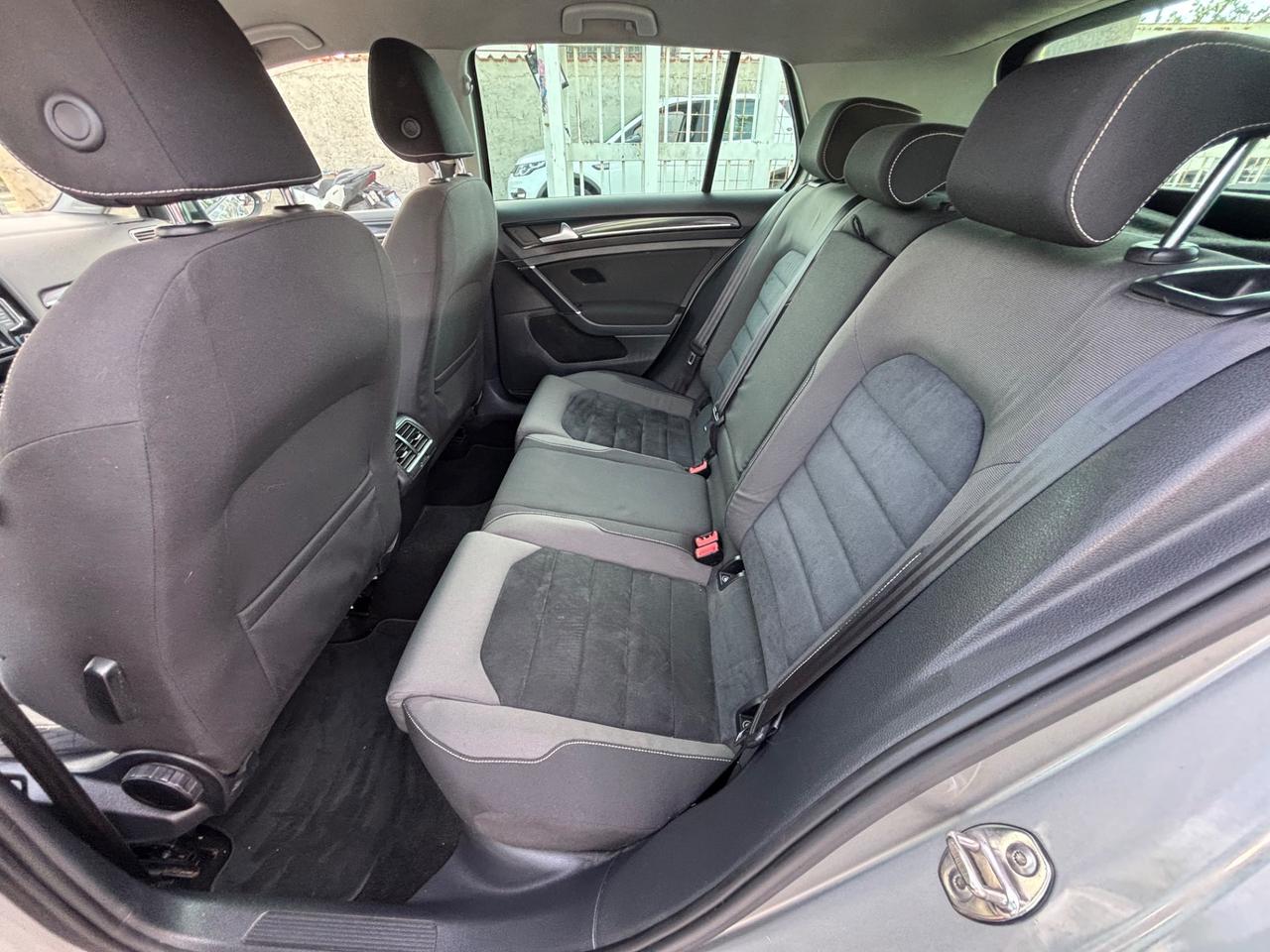 VW GOLF BUSINESS 1.6TDI 105CV DSG HIGHLINE