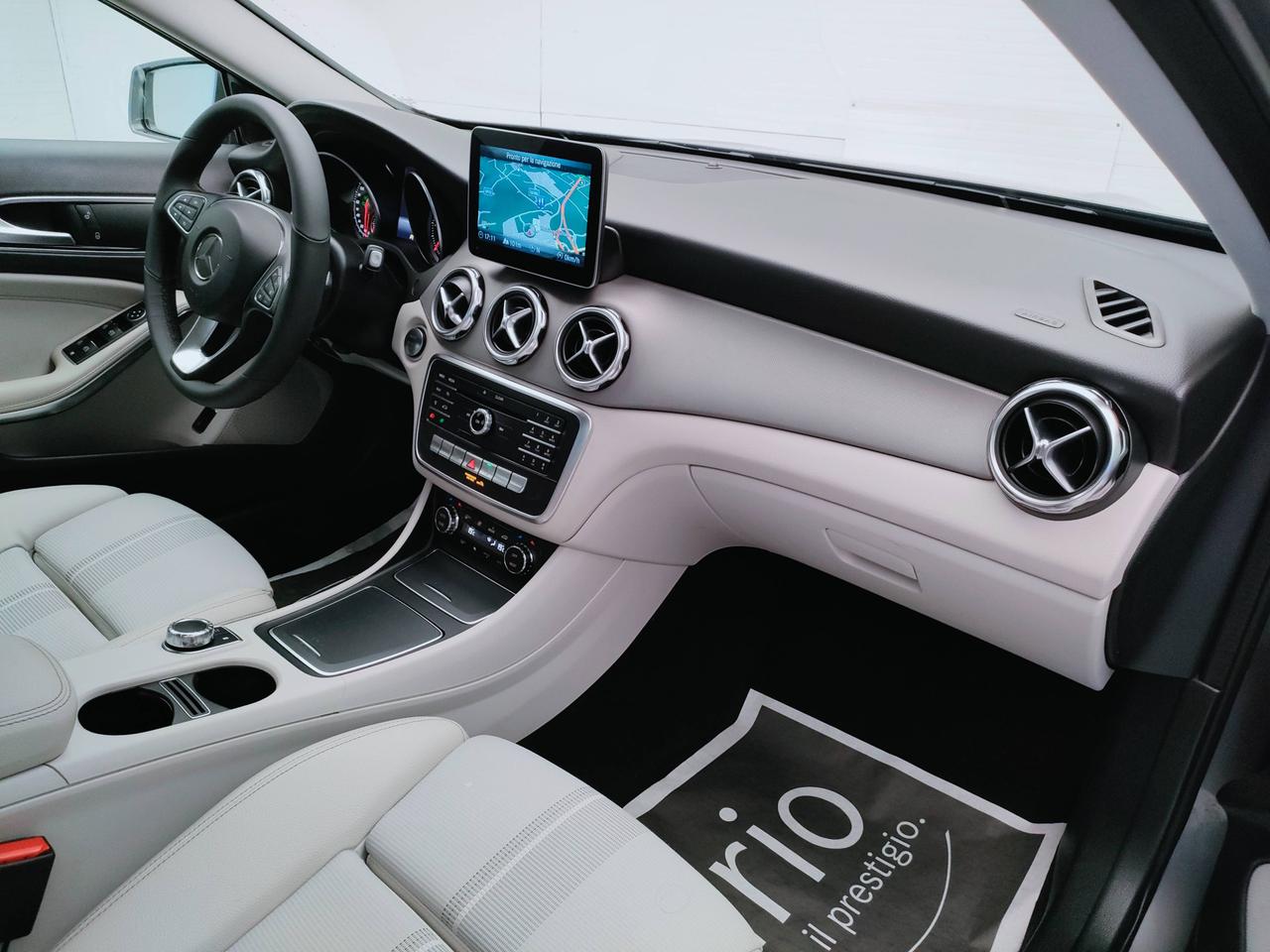 Mercedes-Benz GLA-X156 2017 - GLA 180 d Sport auto