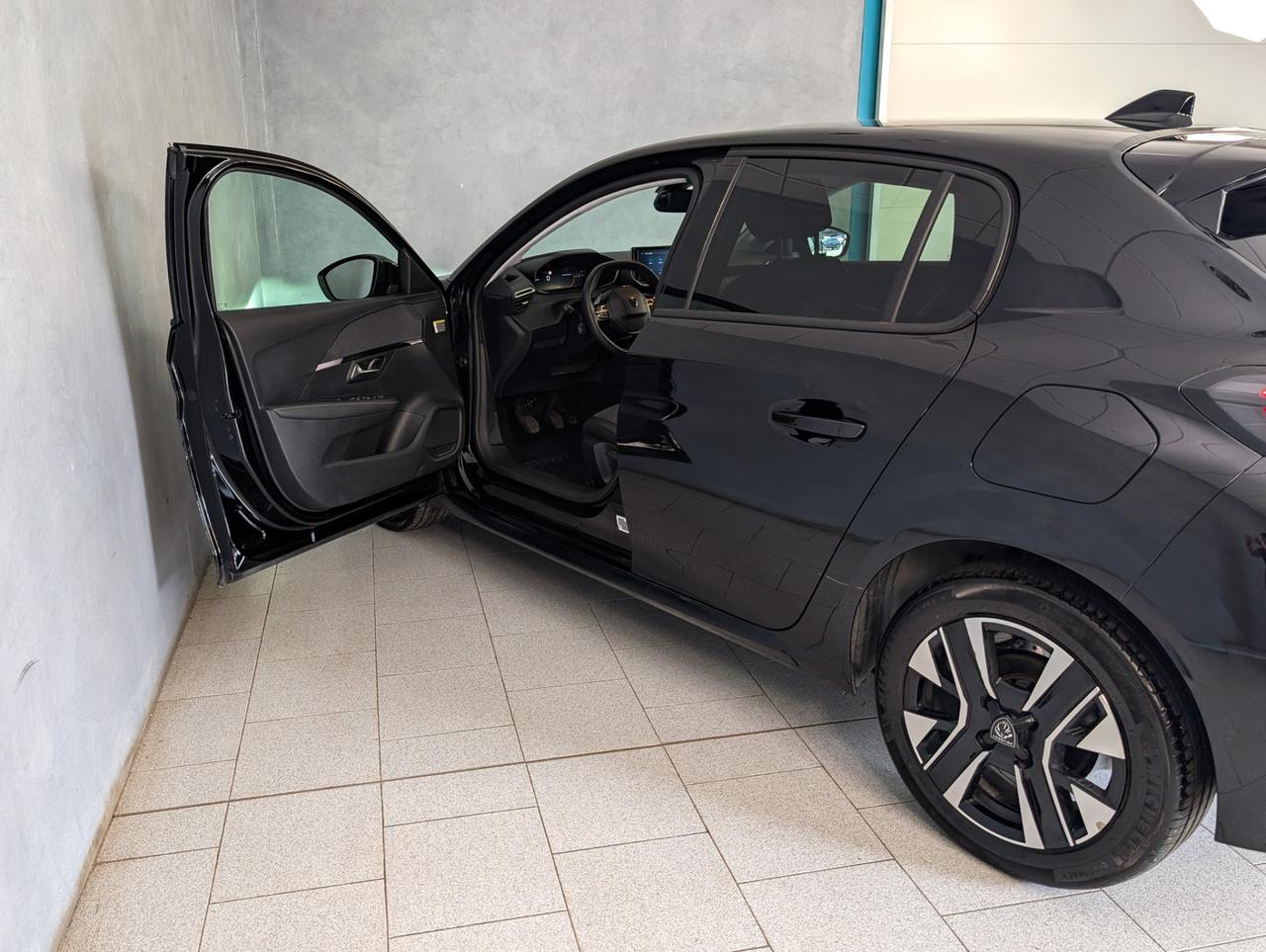 Peugeot 208 ii 1.2 puretech 100cv Allure
