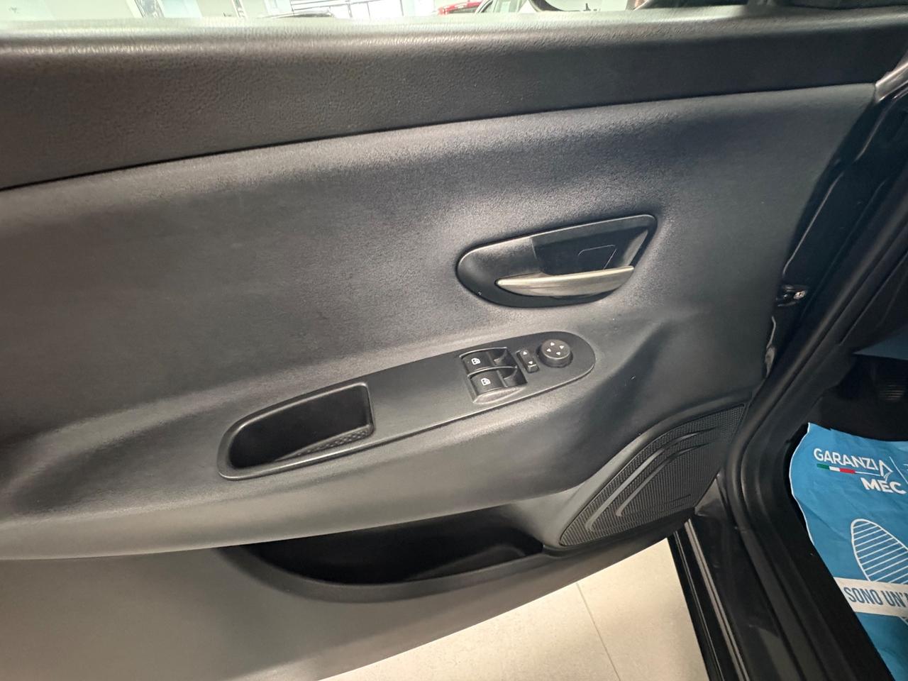 Lancia Ypsilon 1.2 benzina 69 CV 2016 km 95000