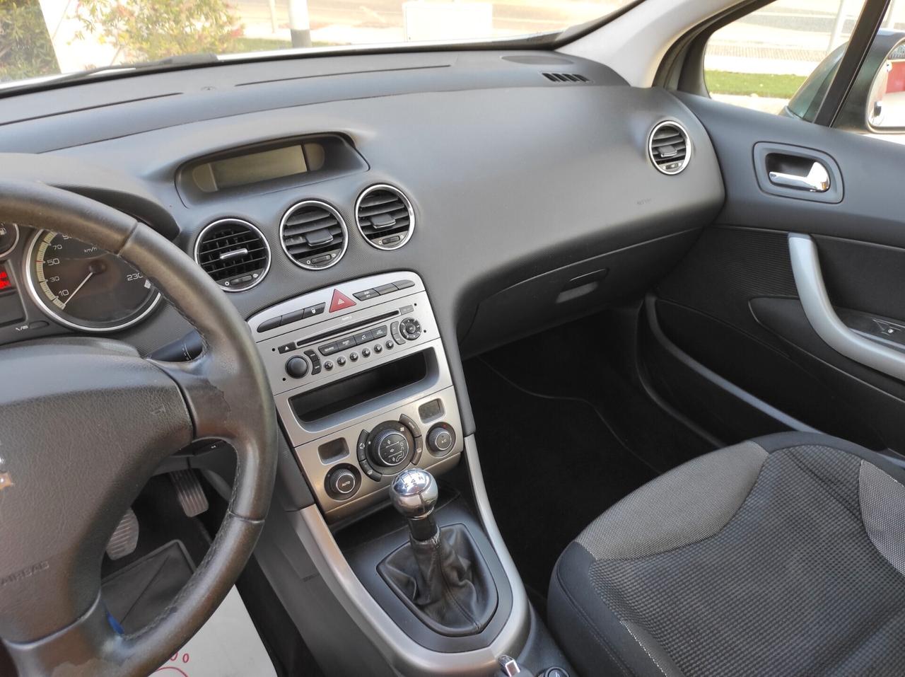 Peugeot 308 1.6 HDi - 90cv NEOPATENTATI