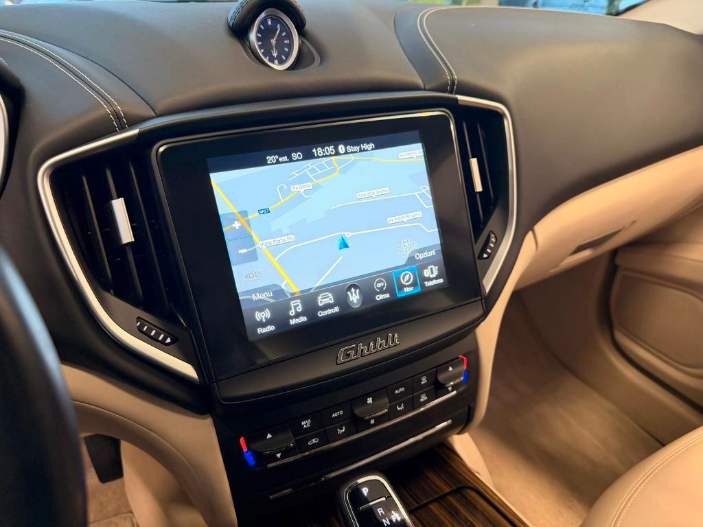 Maserati Ghibli 3.0 V6 250cv auto