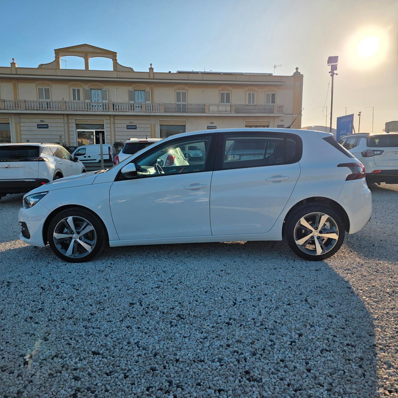 Peugeot 308 BlueHDi 130 S&S EAT8 Allure