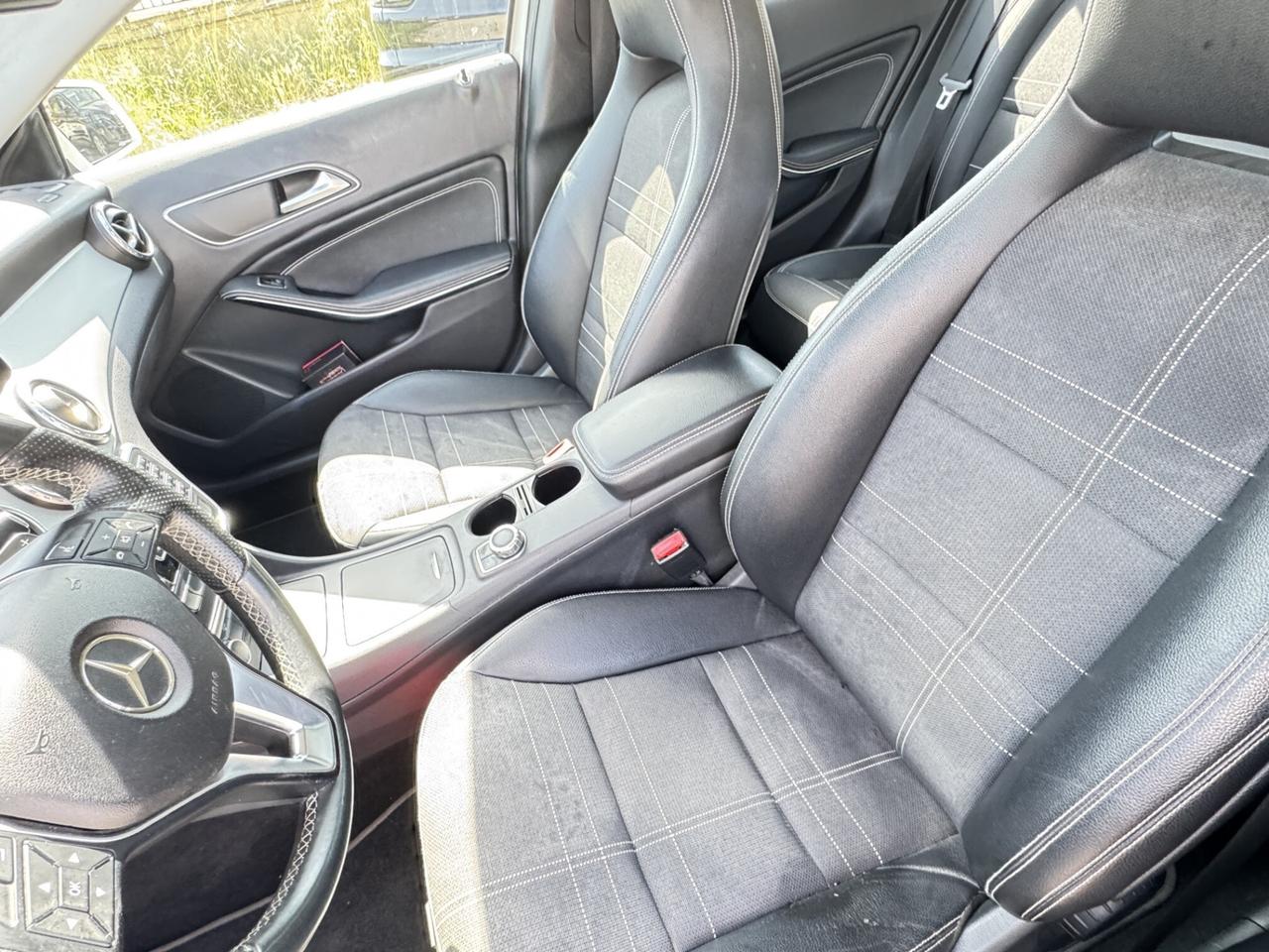 MERCEDES-BENZ GLA 200CDI PREMIUM PER NEOPATENTATI