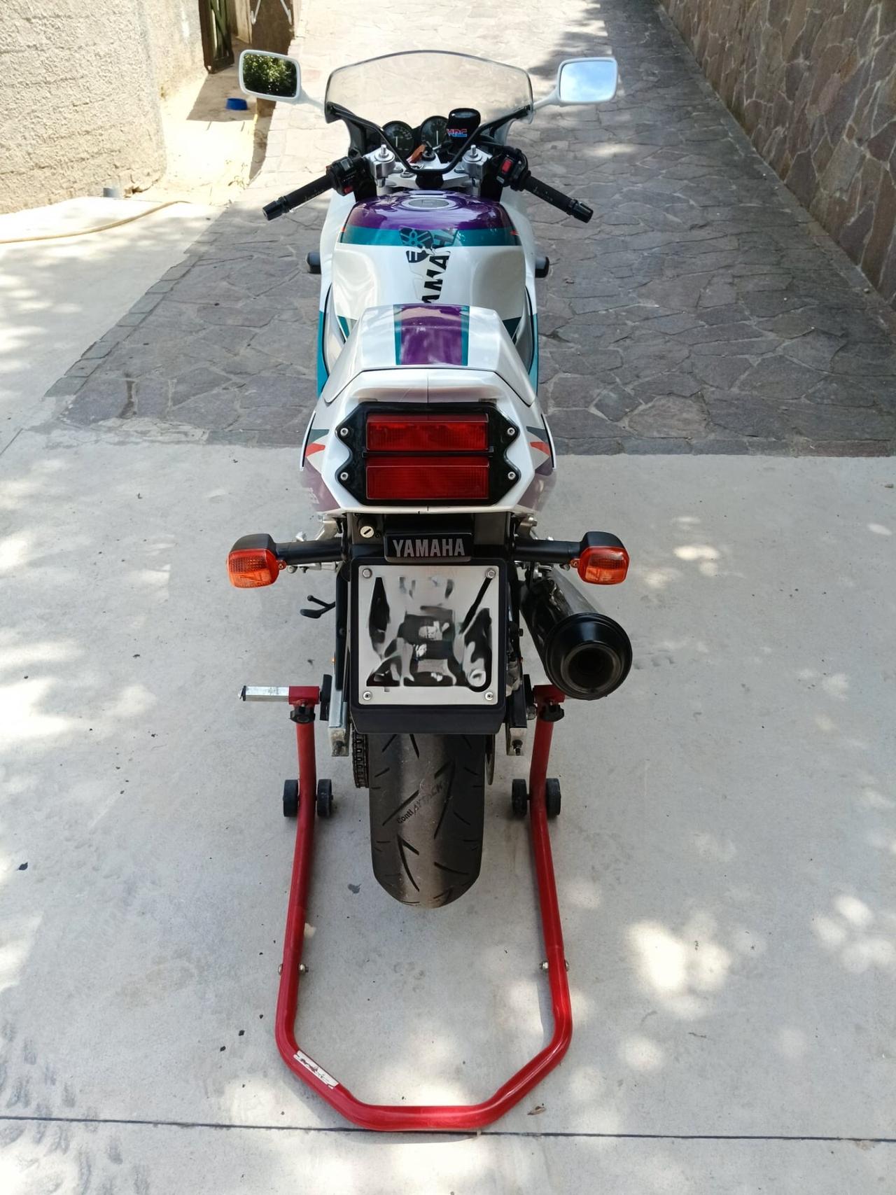 Yamaha FZR 600 R