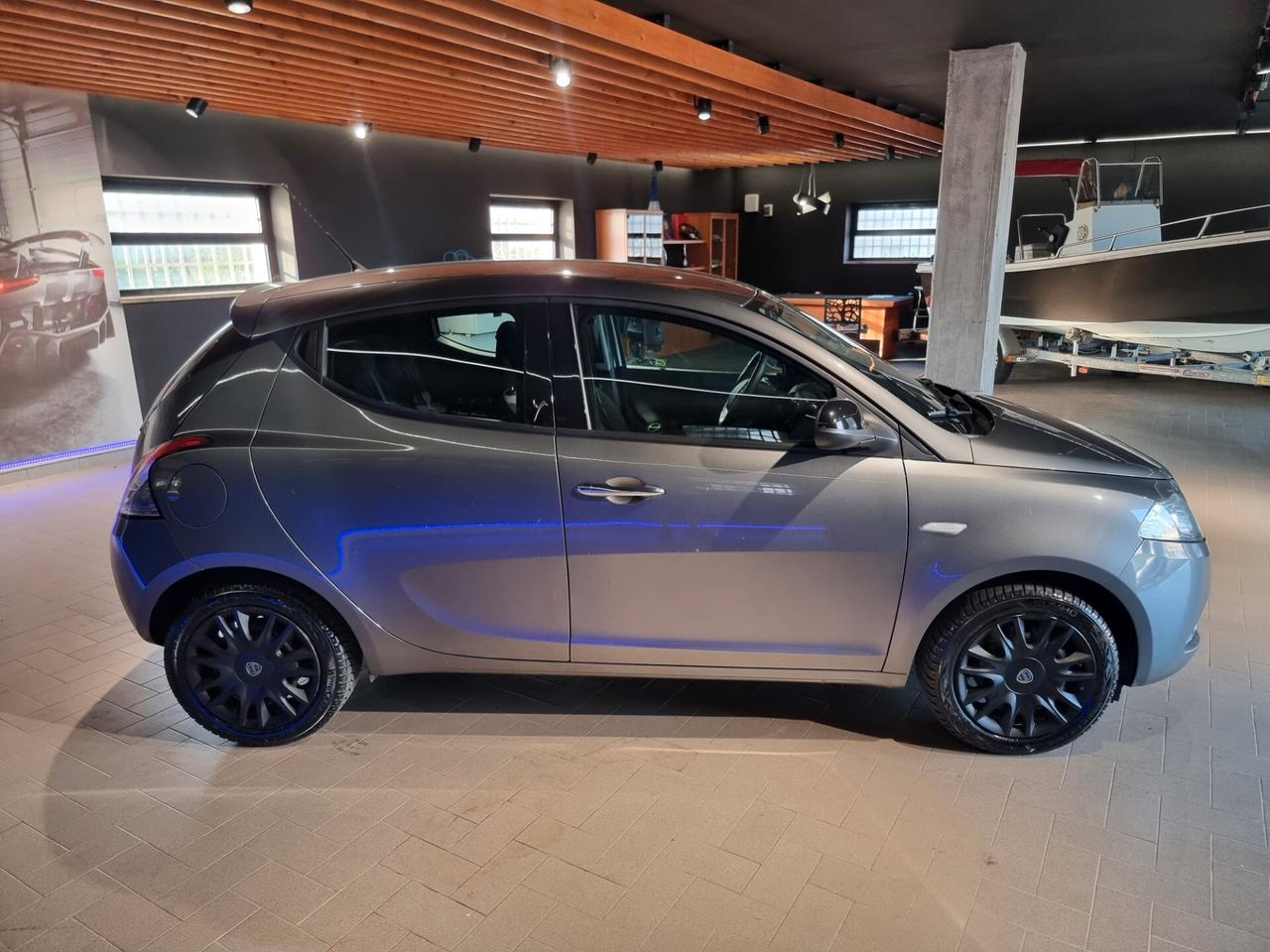 Lancia Ypsilon 1.2 69 CV 5 porte Gold