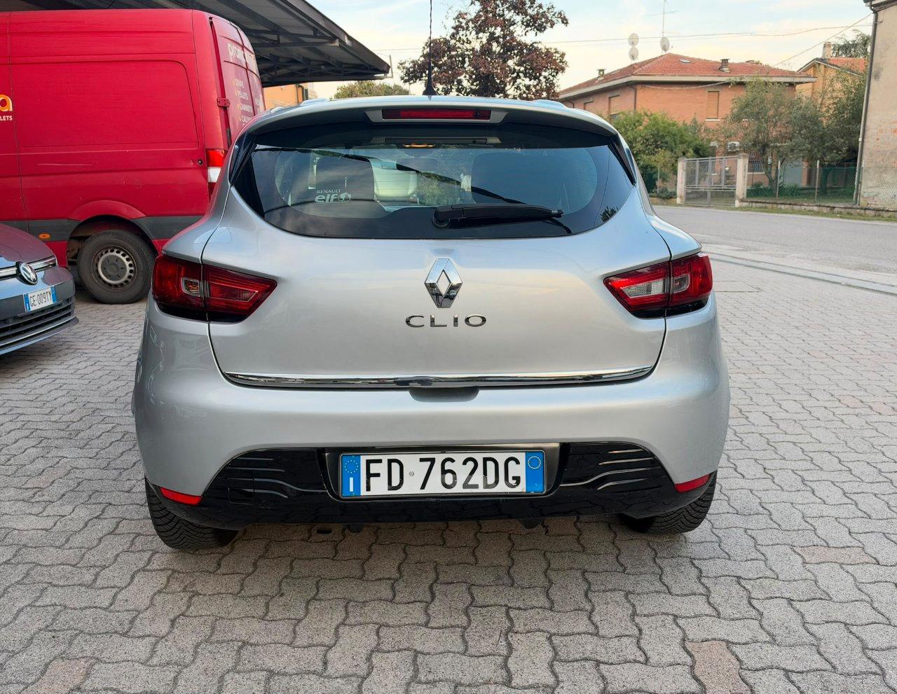 Renault Clio 5 Porte Clio 5p 1.2 Zen (live) 75cv E6 OK NEOPATENTATO