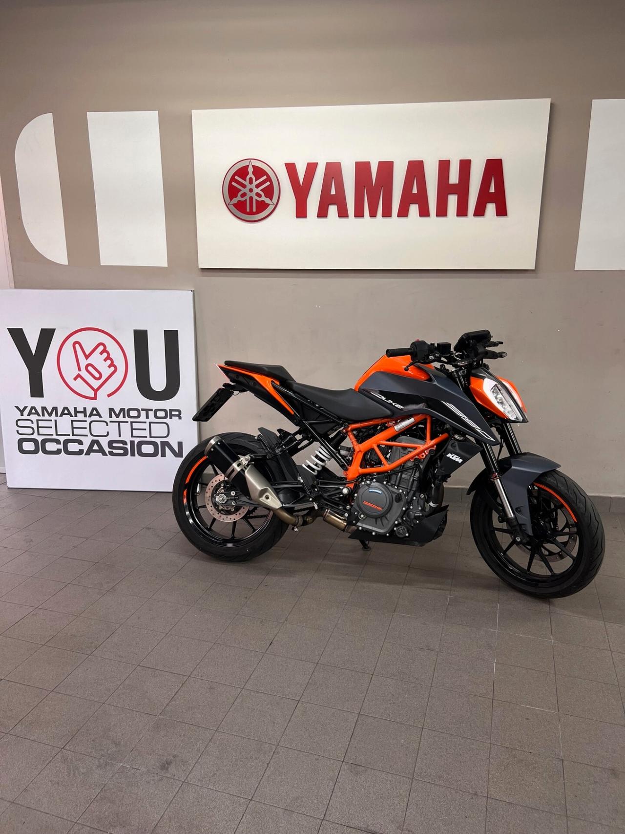 Ktm 390 Duke black orange
