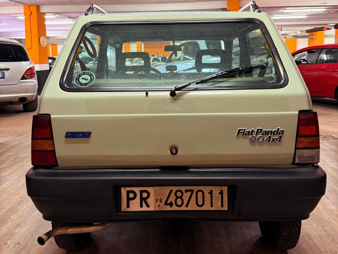 MERAVIGLIOSA PANDA 4 × 4 IN CONDIZIONI DA VETRINA ISCRITTA AS