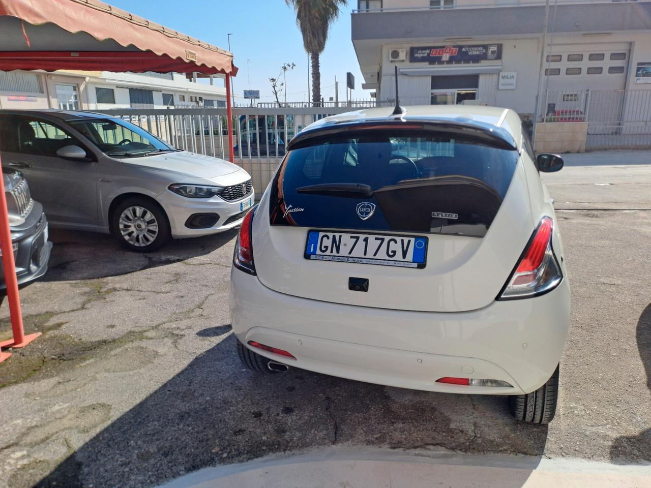Lancia Ypsilon 1.0 FireFly 5 porte S&S Hybrid Gold