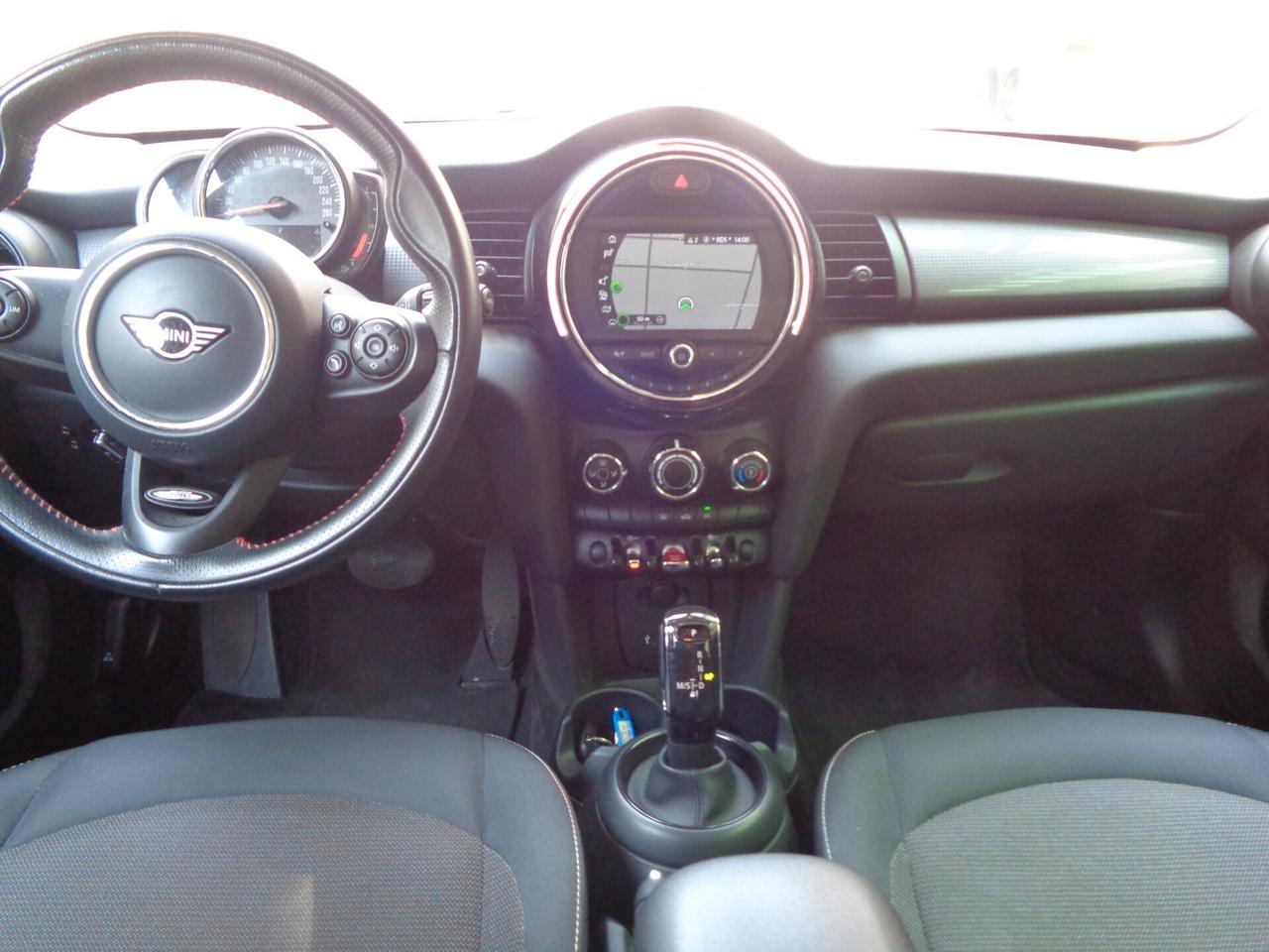 Mini Mini 1.5 Cooper D Business 5 porte AUTOMATICA