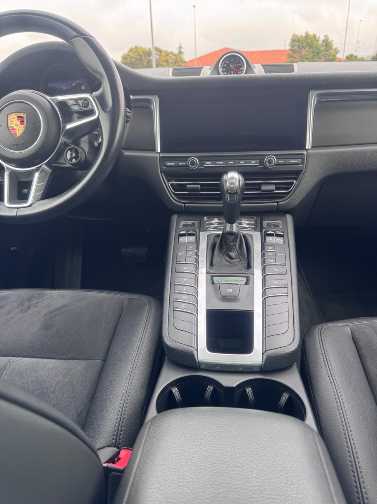 Porsche Macan 2.0 Full tetto sport chrono PERMUTE