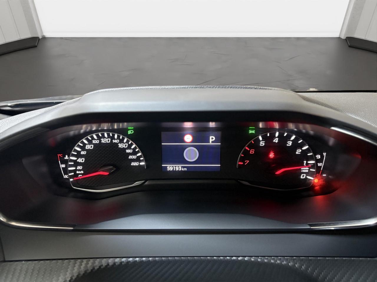 Peugeot 2008 BLUE HDI130 EAT8 ALLURE