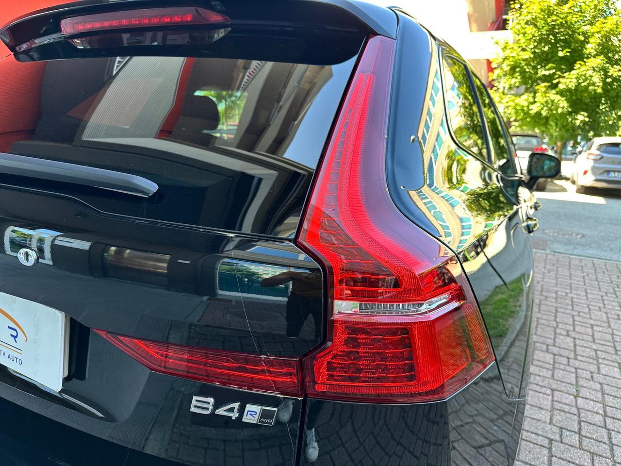 Volvo XC 60 R Design 2.0 B4 MHEV #6137