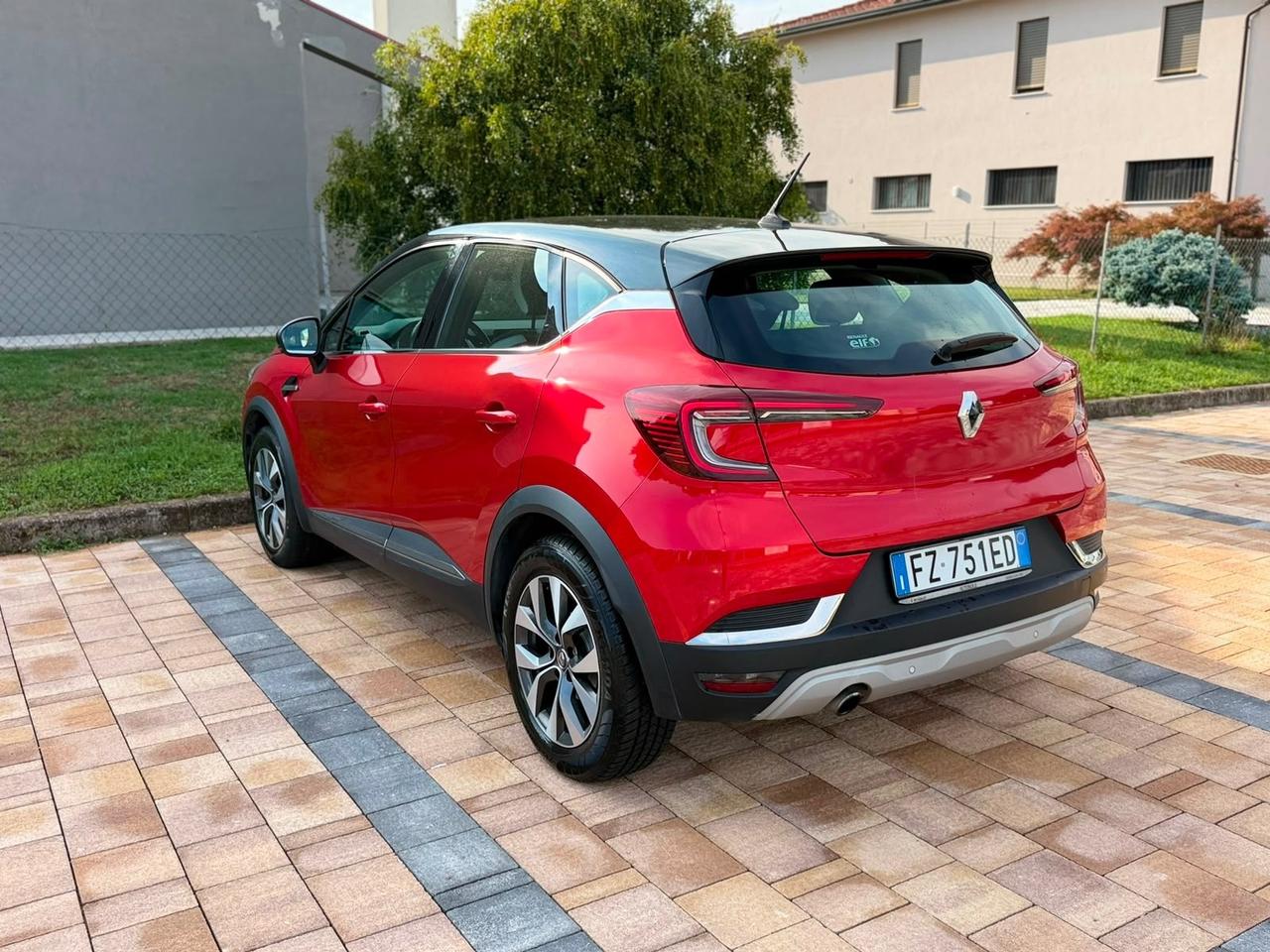 Renault Captur TCe 100 CV GPL Intens